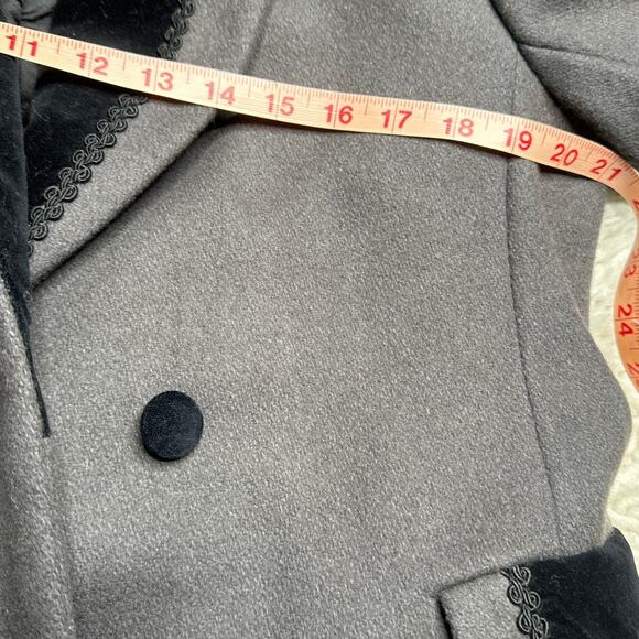 Vintage Rothschild Wool-Feel Trench Coat with Velvet Details Made in the USA - Picture 6 of 10